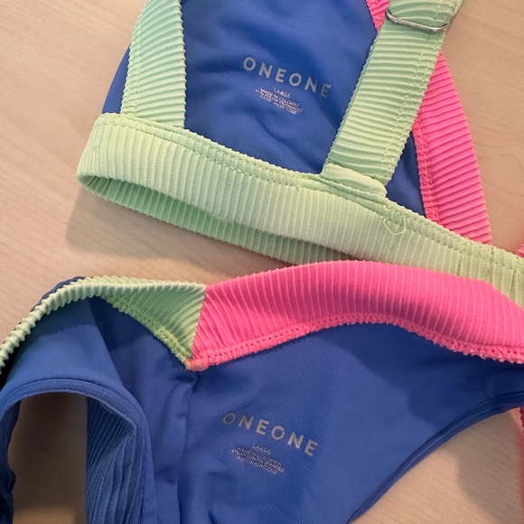 Oneone Swimwear Large - Picture 3 of 3
